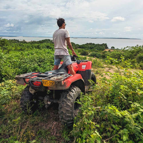 Explora Tierra Bomba en ATV
